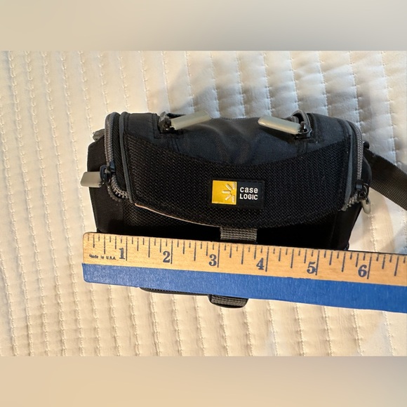 Case Logic Medium Camera Bag Case w/shoulder strap - Picture 6 of 8